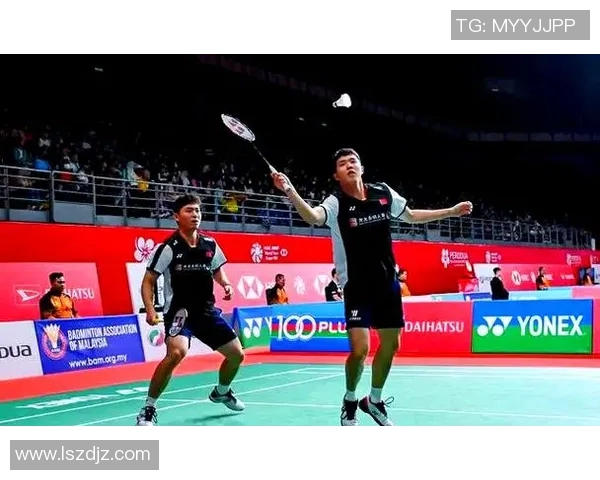 重庆羽毛球队技术争议引发热议球员表现与战术选择的深度剖析