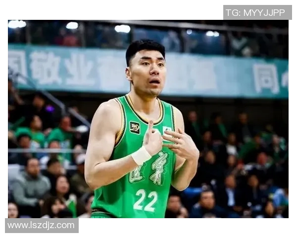 李晓旭：从普通学生到篮球明星的奋斗历程与成长故事