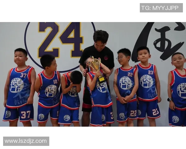 特雷杨的篮球之路：从天赋少年到NBA超级明星的成长历程