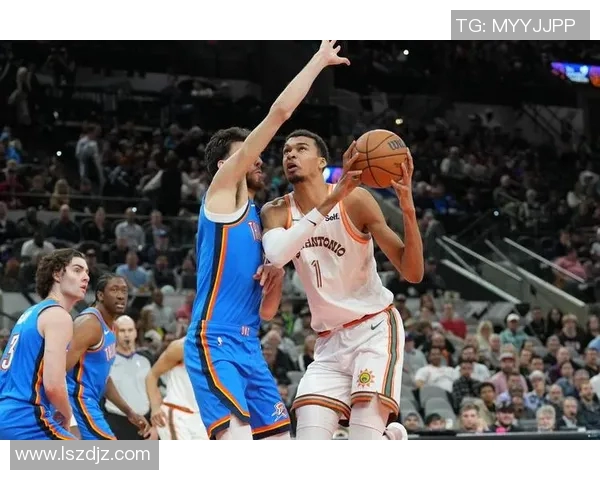 鹈鹕与雷霆激战正酣1月25日精彩对决回顾与分析